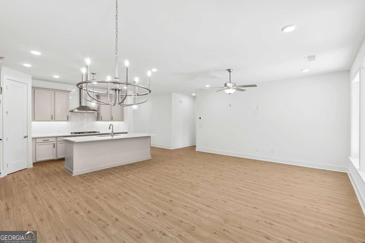 580 Barnfield Way Property Photo 12