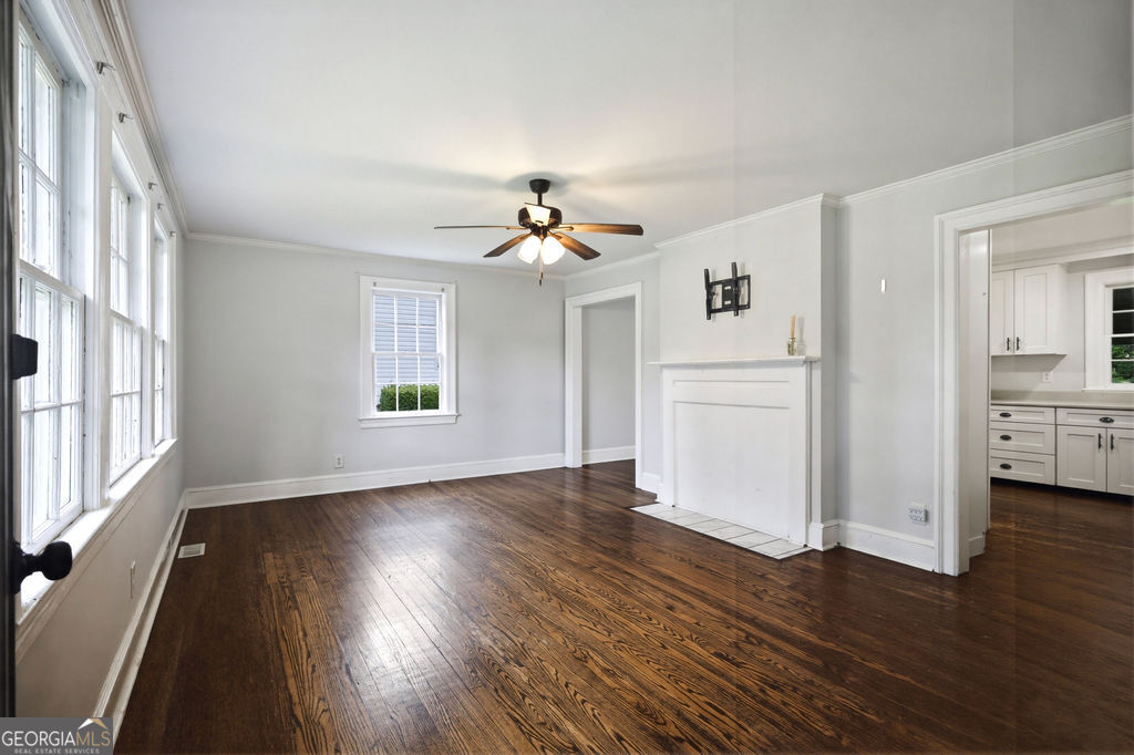 608 Briarwood Circle Nw Property Photo 6