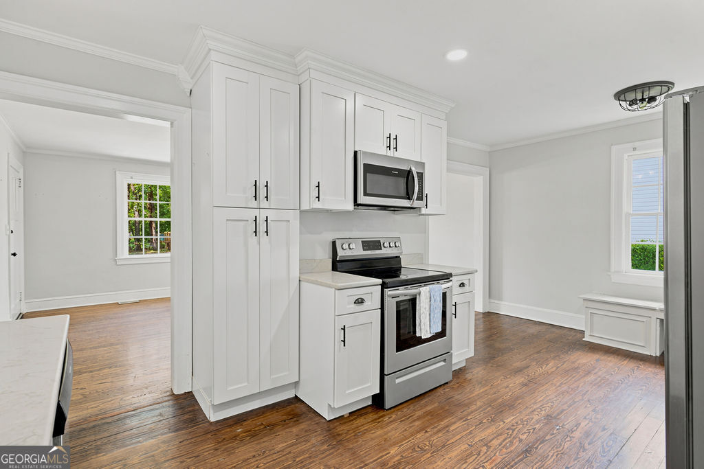 608 Briarwood Circle Nw Property Photo 11