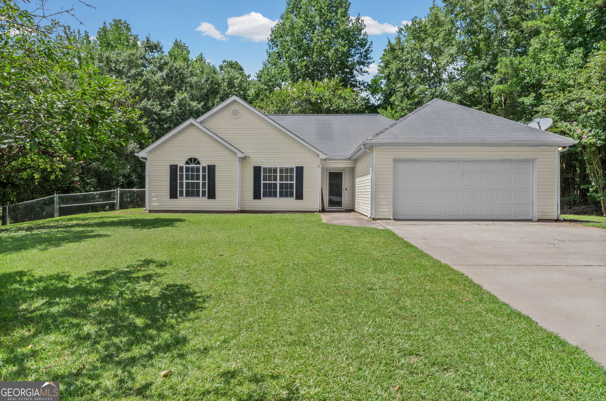 120 Hemlock Drive Property Photo 1