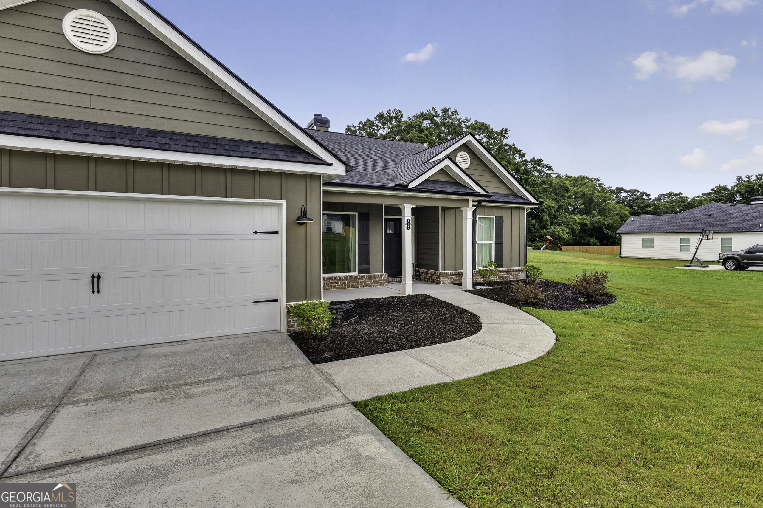 198 Advent Drive Property Photo 4