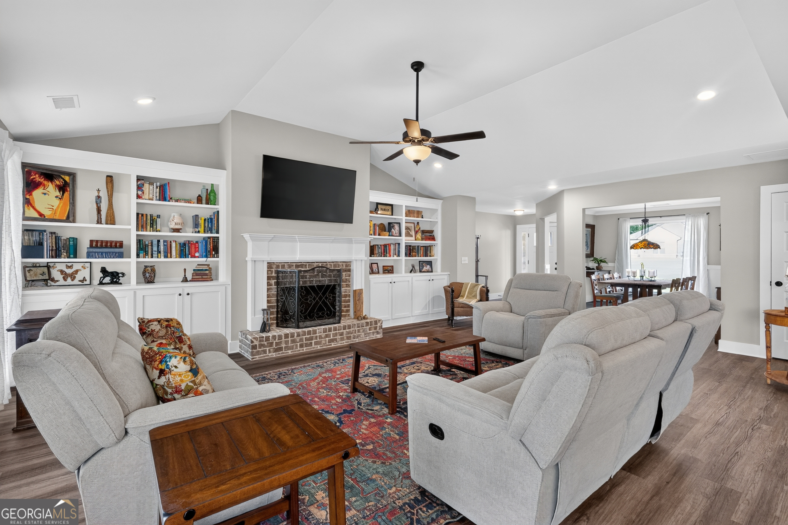 198 Advent Drive Property Photo 8