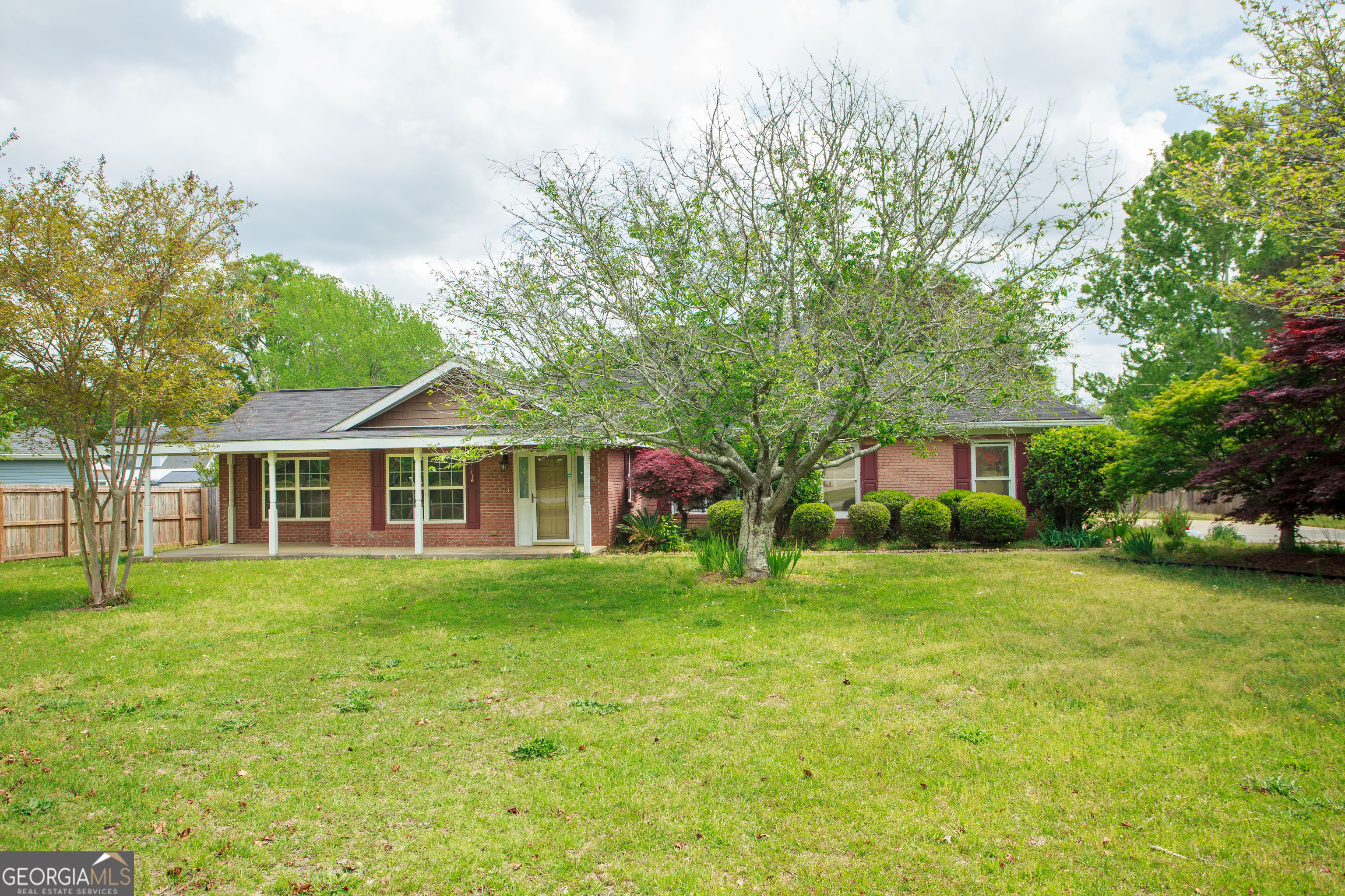 201 Willowgate Drive Property Photo 1