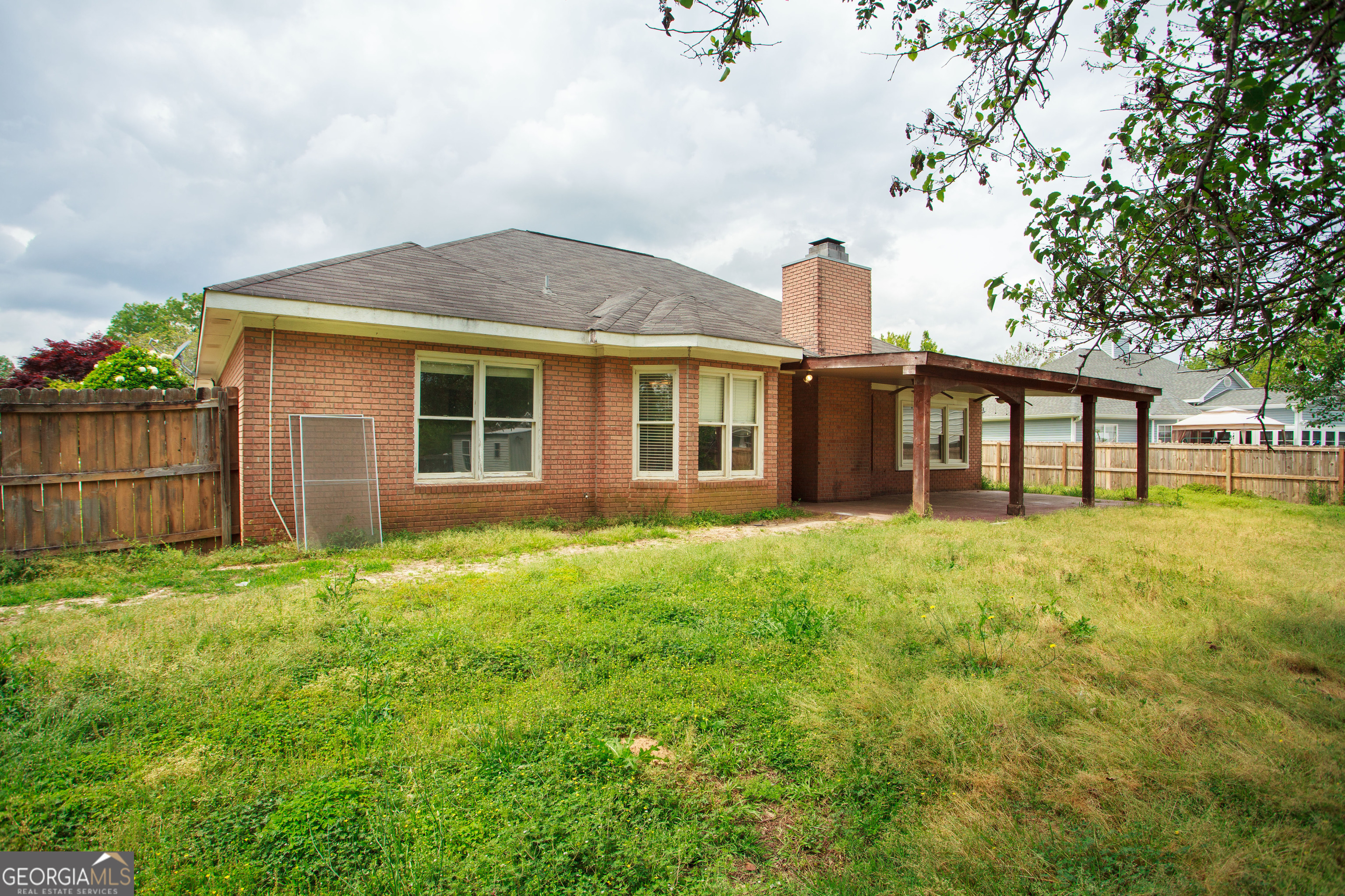 201 Willowgate Drive Property Photo 2