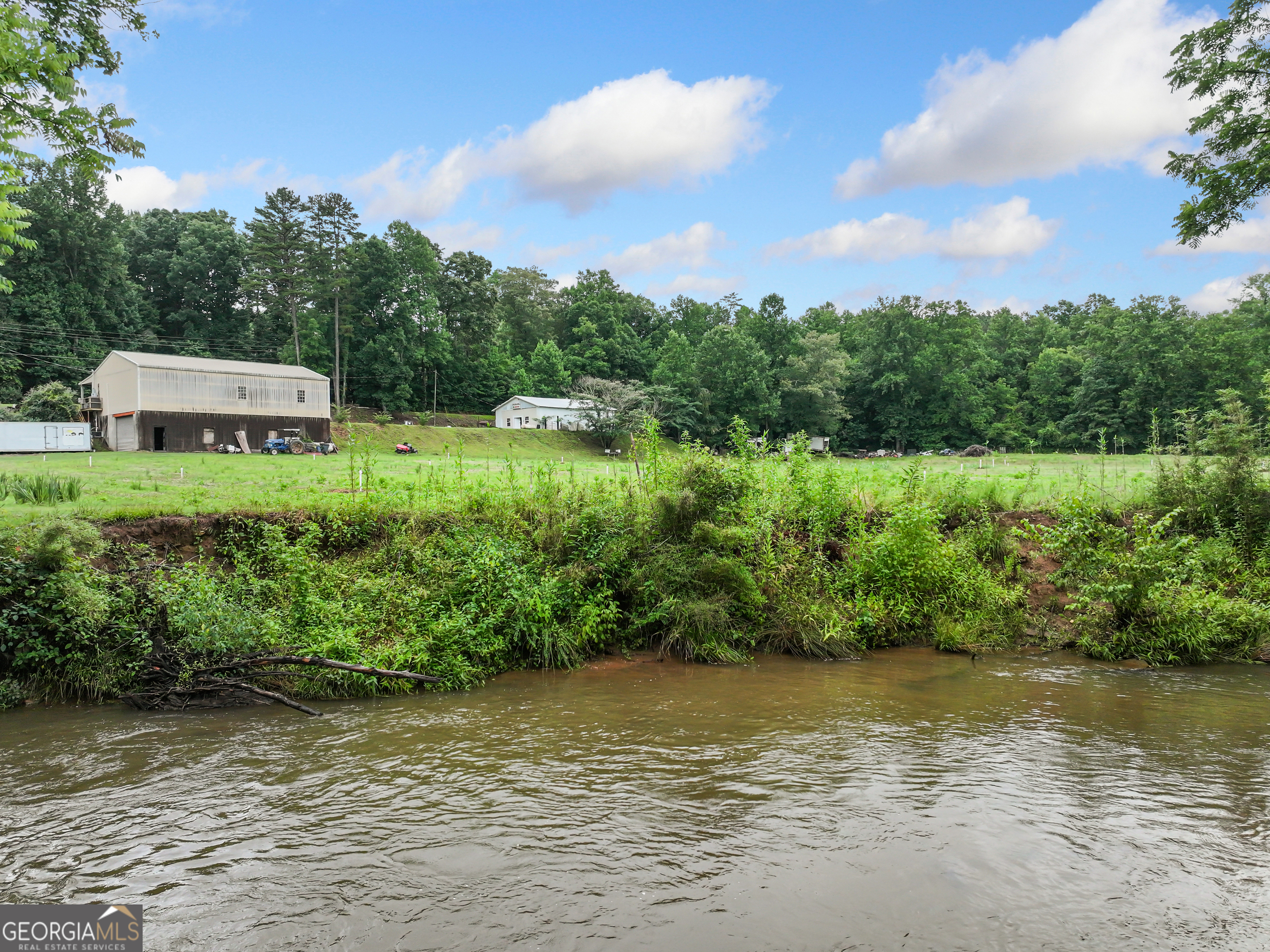 2772 Highway 19 N Property Photo 5