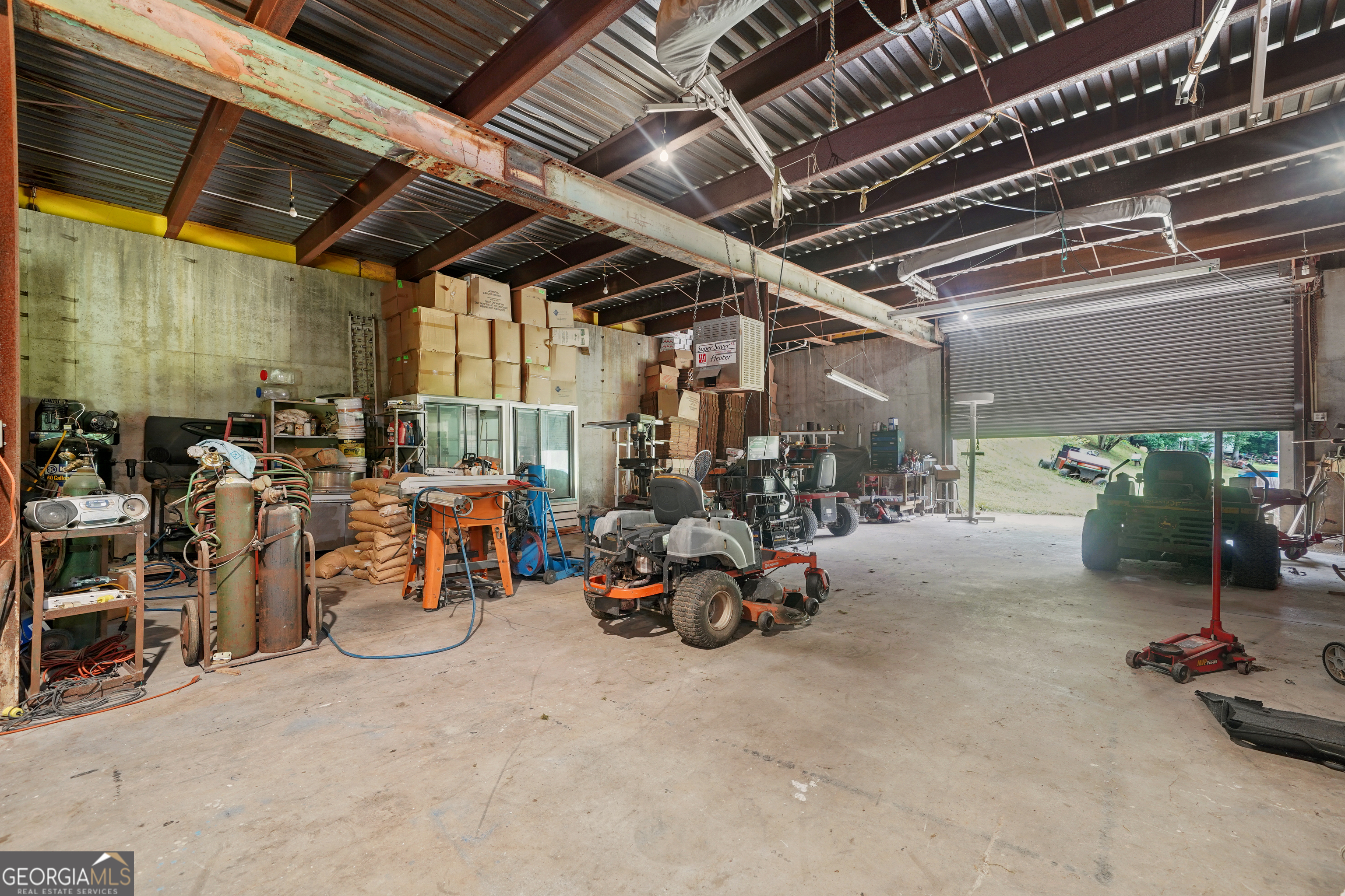 2772 Highway 19 N Property Photo 17