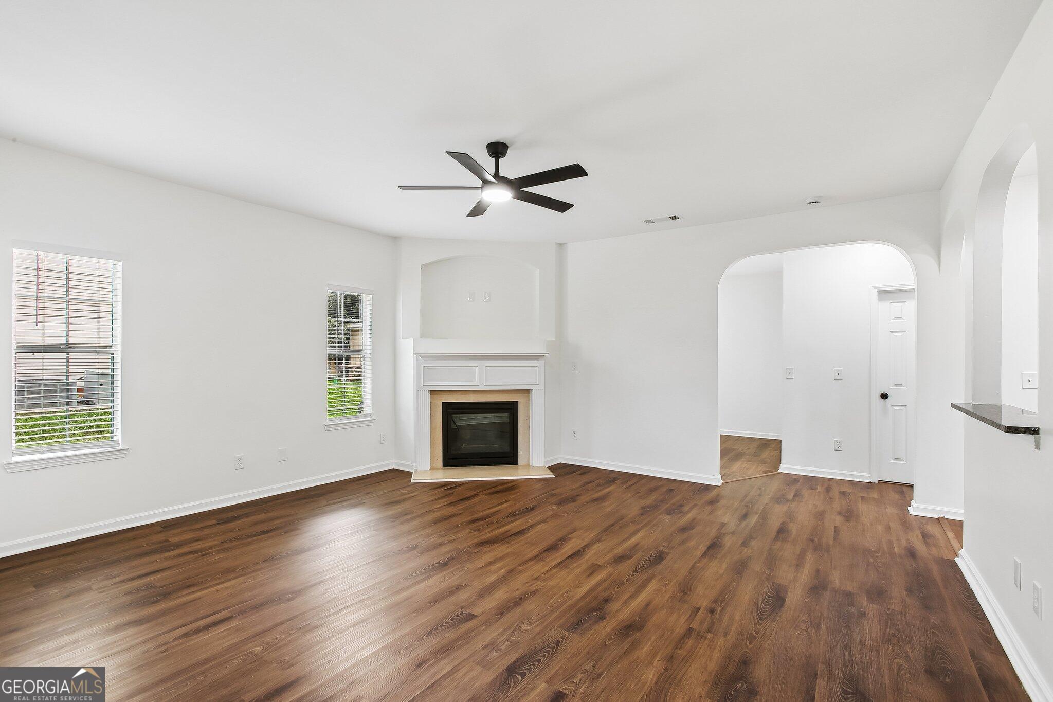 2319 Sawgrass Drive Property Photo 3