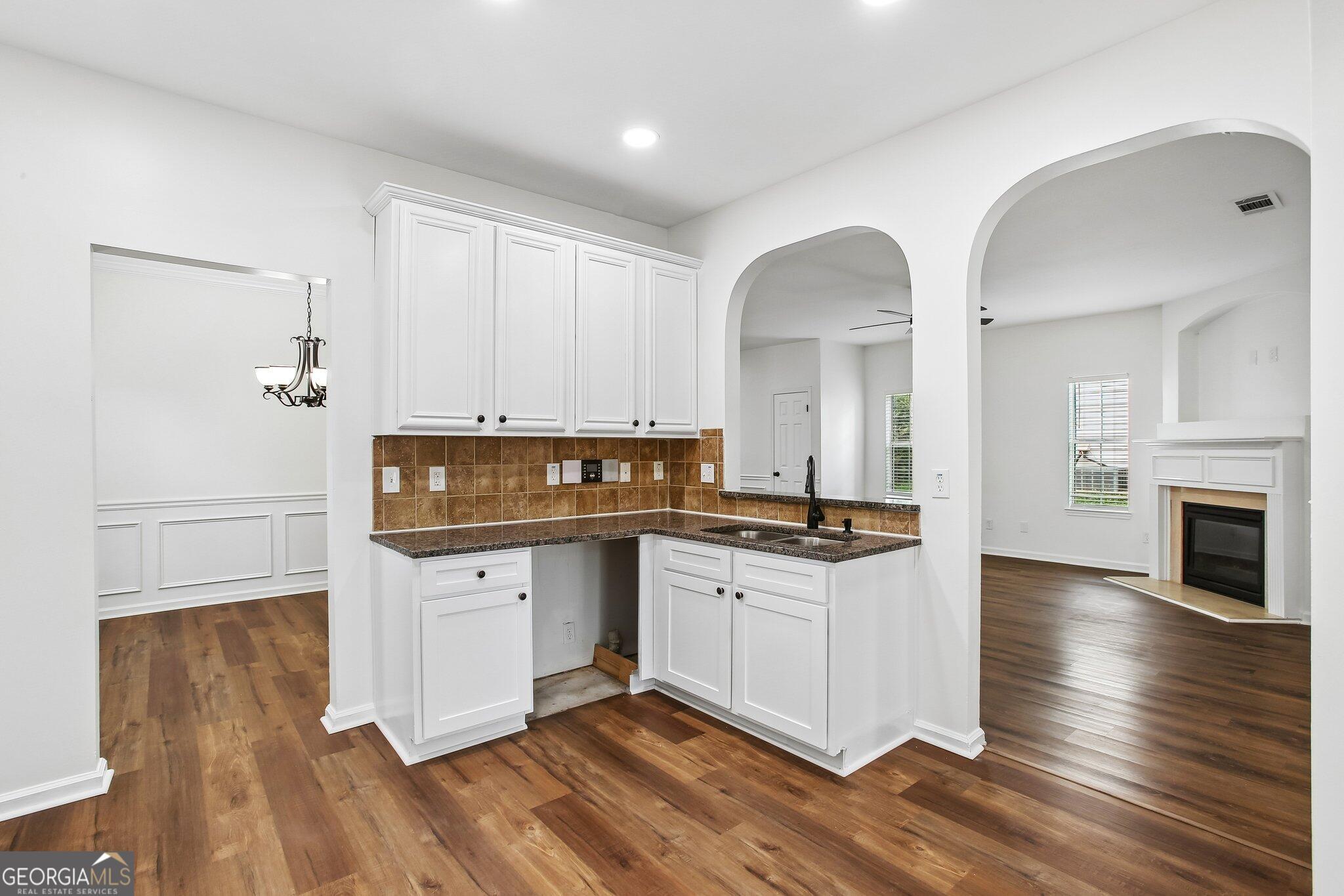 2319 Sawgrass Drive Property Photo 8