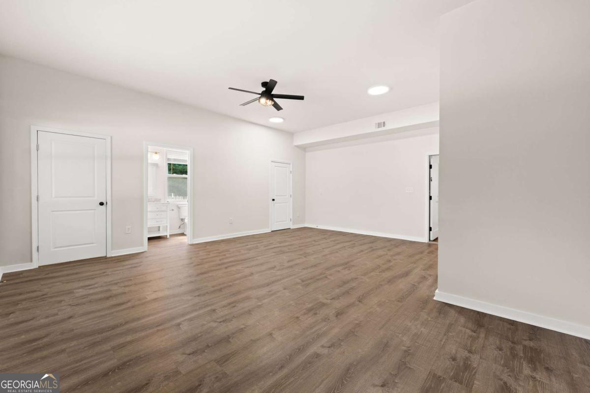 221 Columbus Drive Property Photo 9
