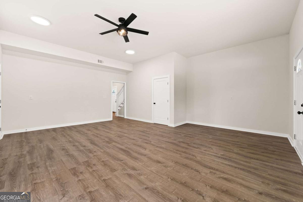 221 Columbus Drive Property Photo 10