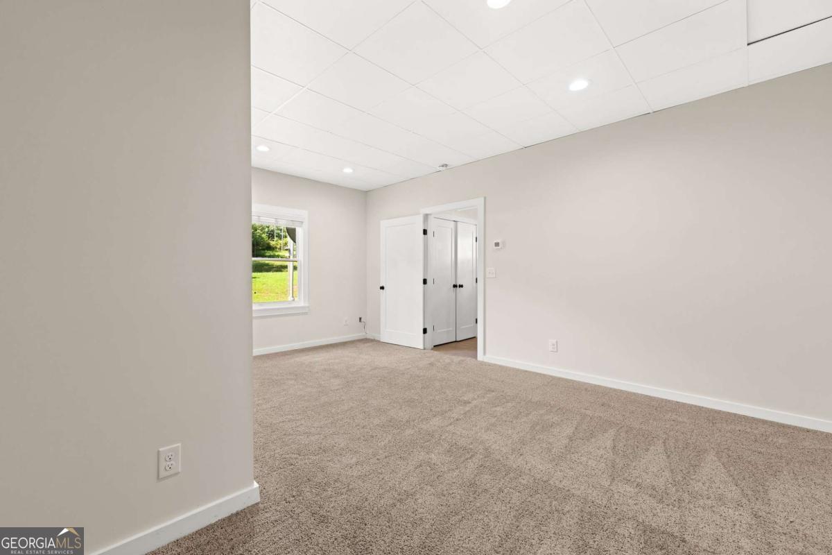 221 Columbus Drive Property Photo 16