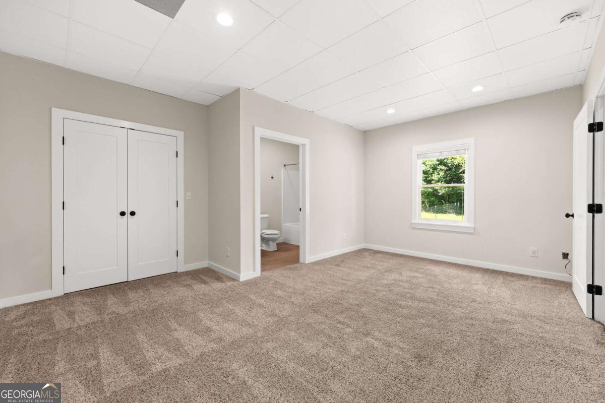 221 Columbus Drive Property Photo 17