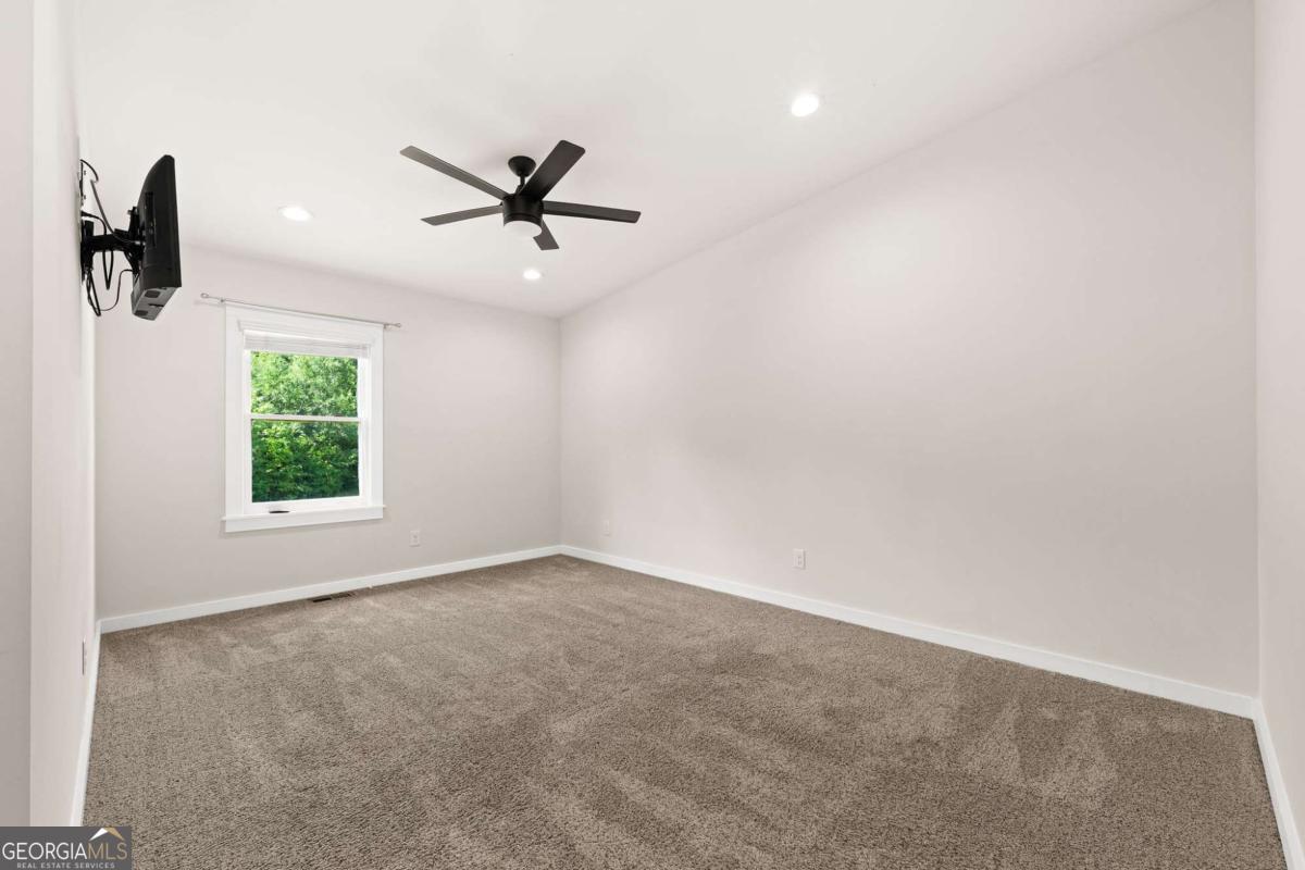 221 Columbus Drive Property Photo 27