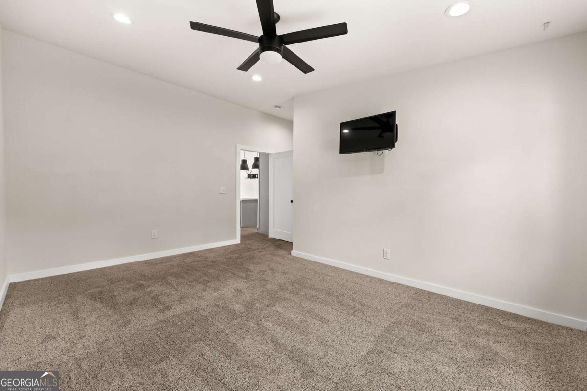 221 Columbus Drive Property Photo 28