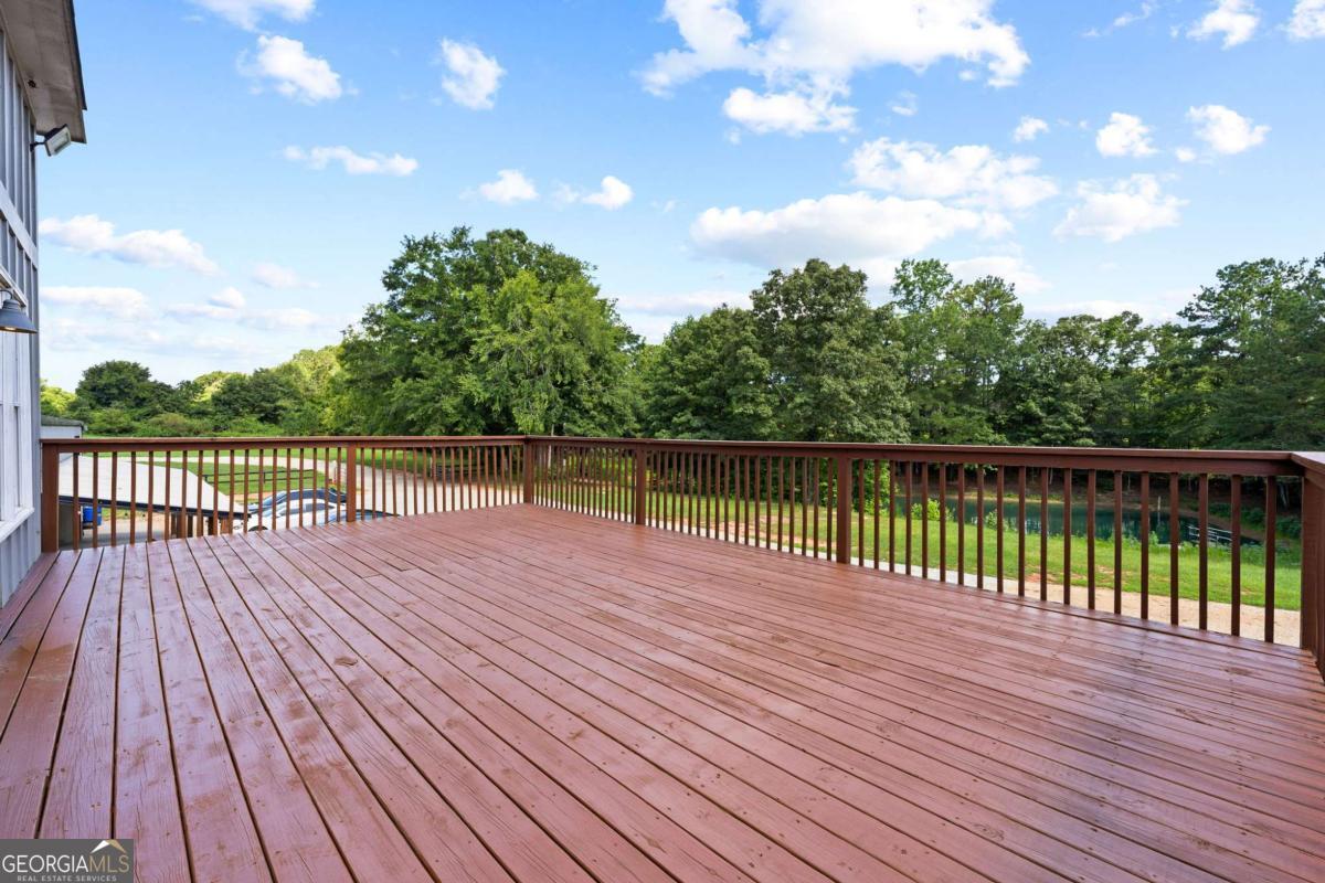 221 Columbus Drive Property Photo 32