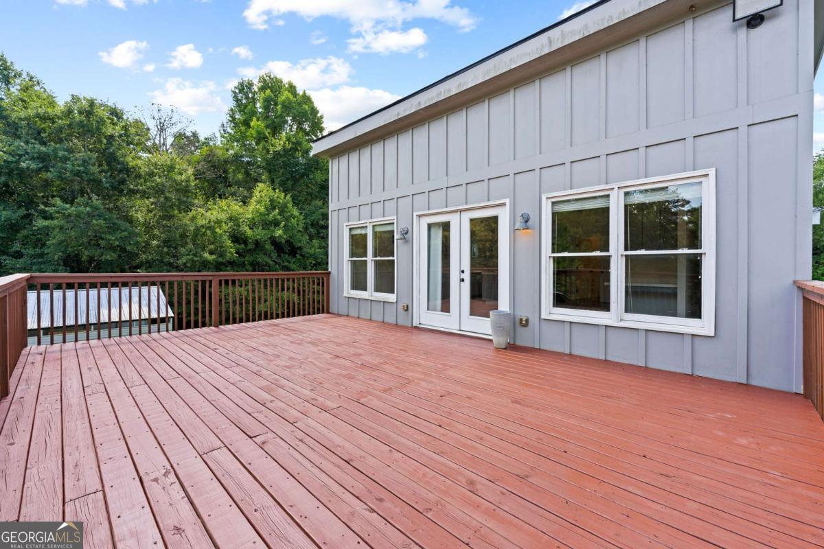 221 Columbus Drive Property Photo 33
