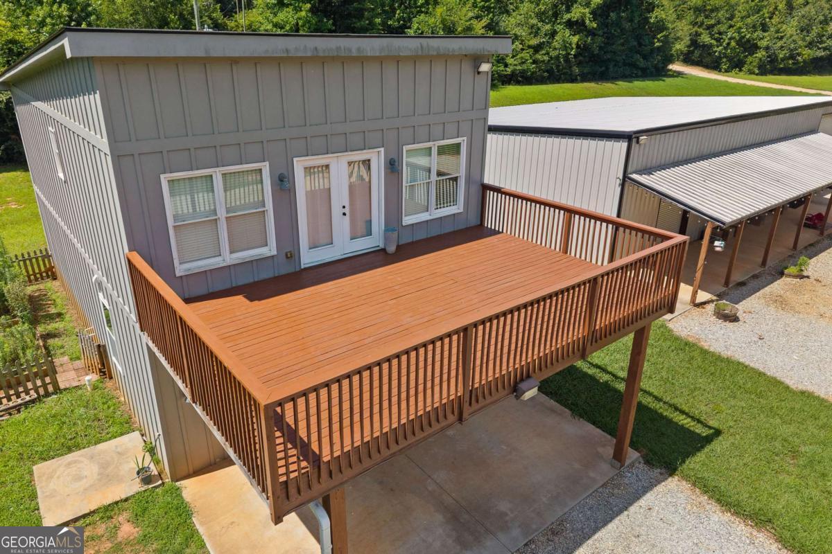 221 Columbus Drive Property Photo 34