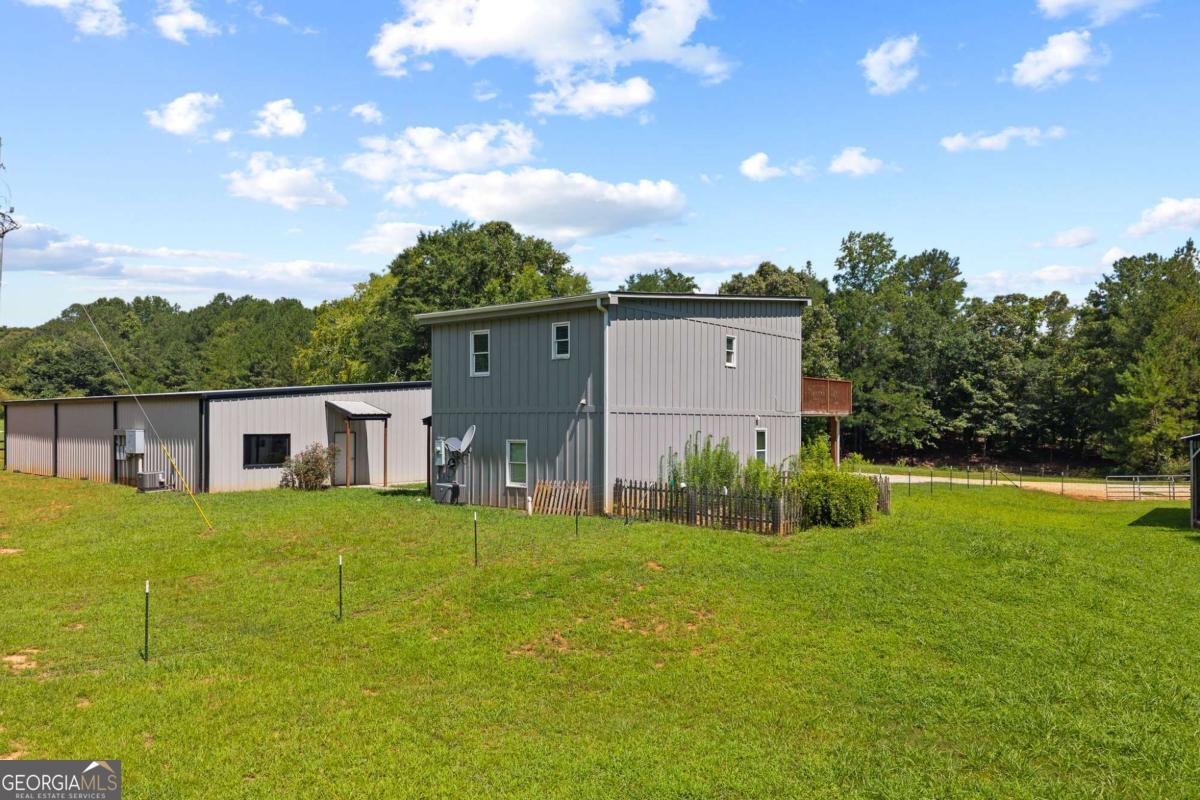 221 Columbus Drive Property Photo 40