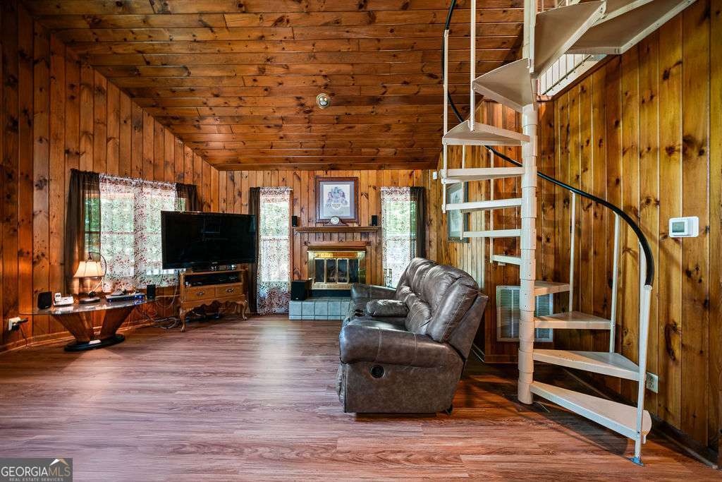 1247 Newport Drive Property Photo 14