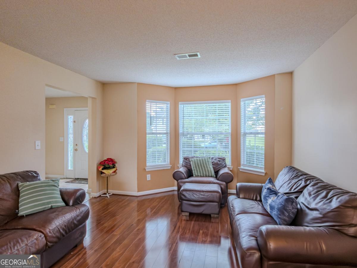 6049 Hitt Lake Trail Property Photo 3