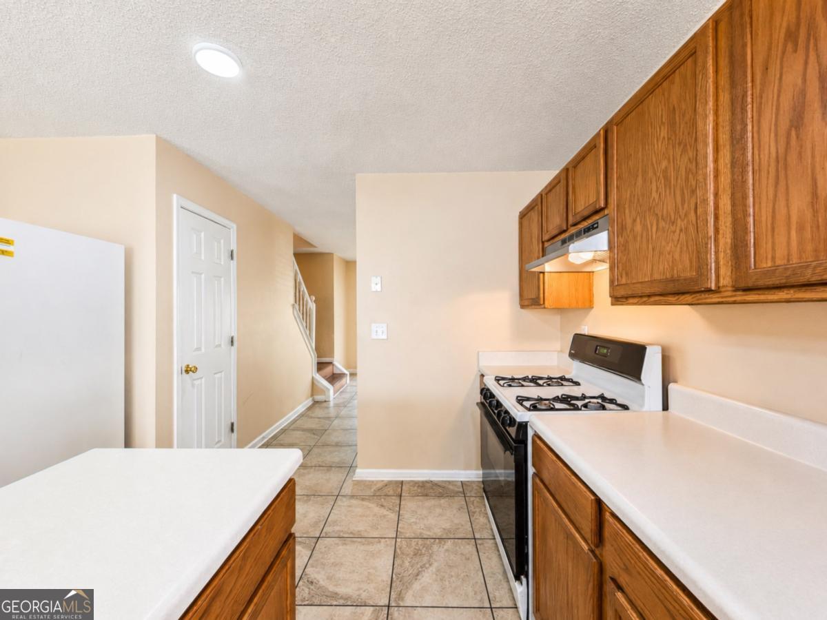 6049 Hitt Lake Trail Property Photo 8