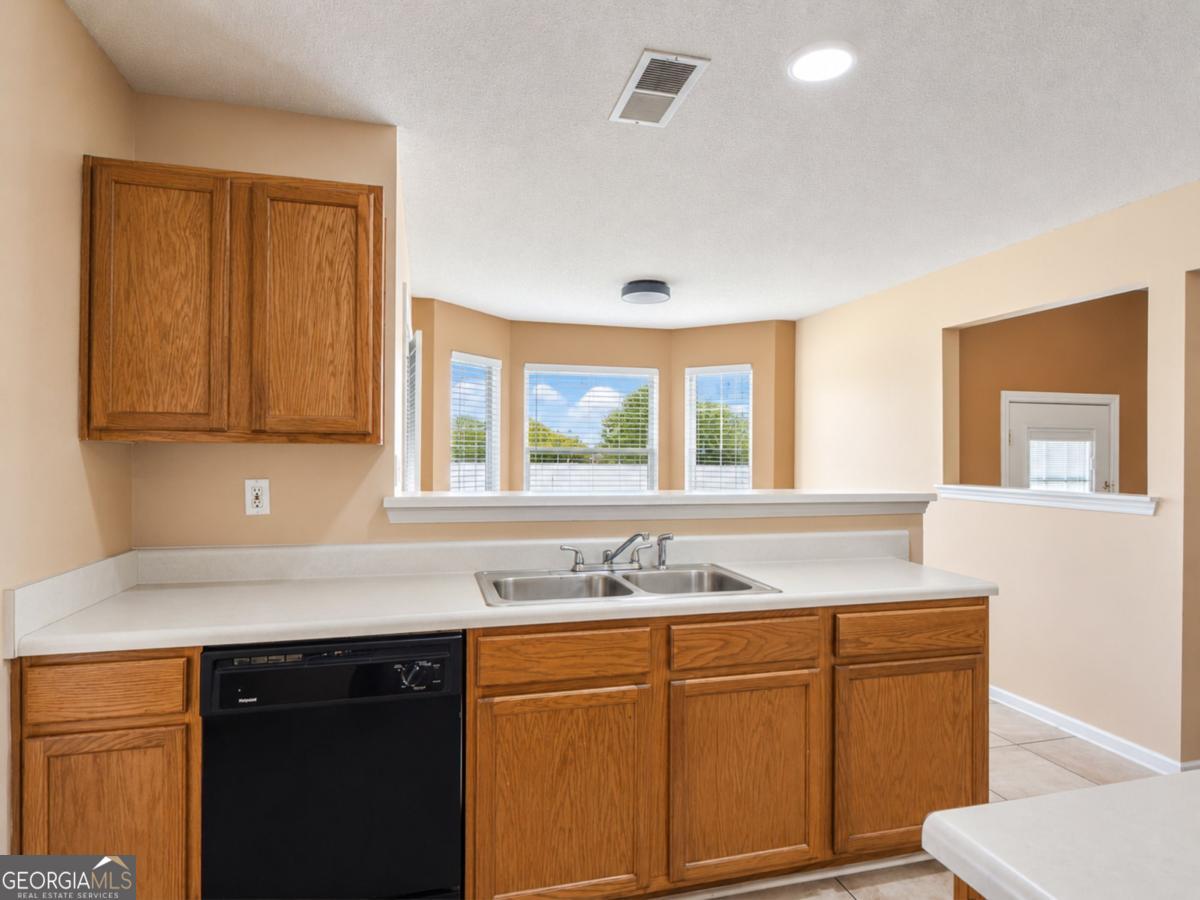 6049 Hitt Lake Trail Property Photo 9