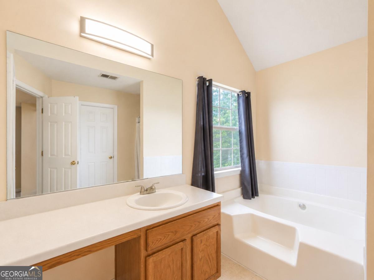 6049 Hitt Lake Trail Property Photo 16