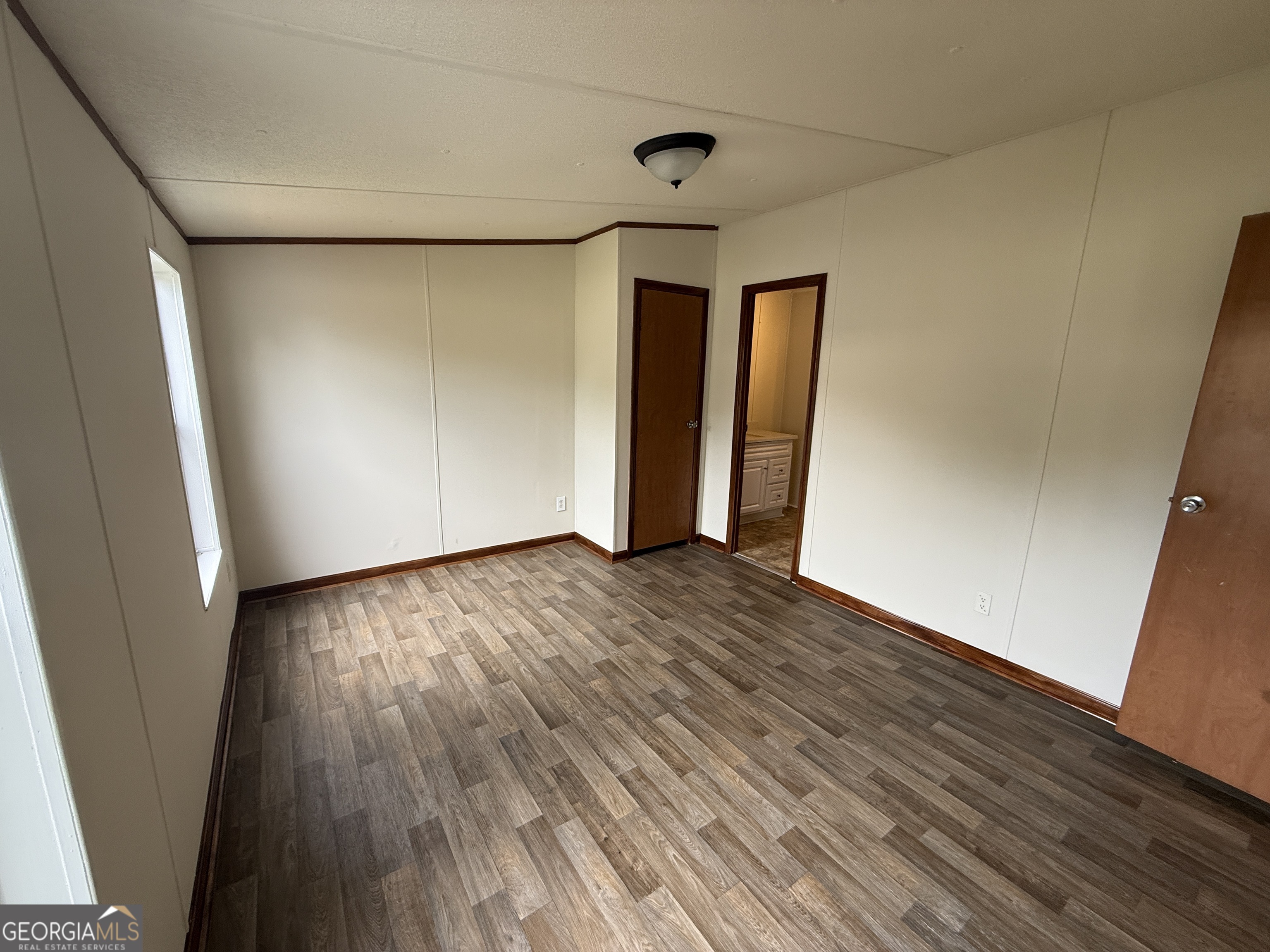 6 Skyland Drive W Property Photo 4
