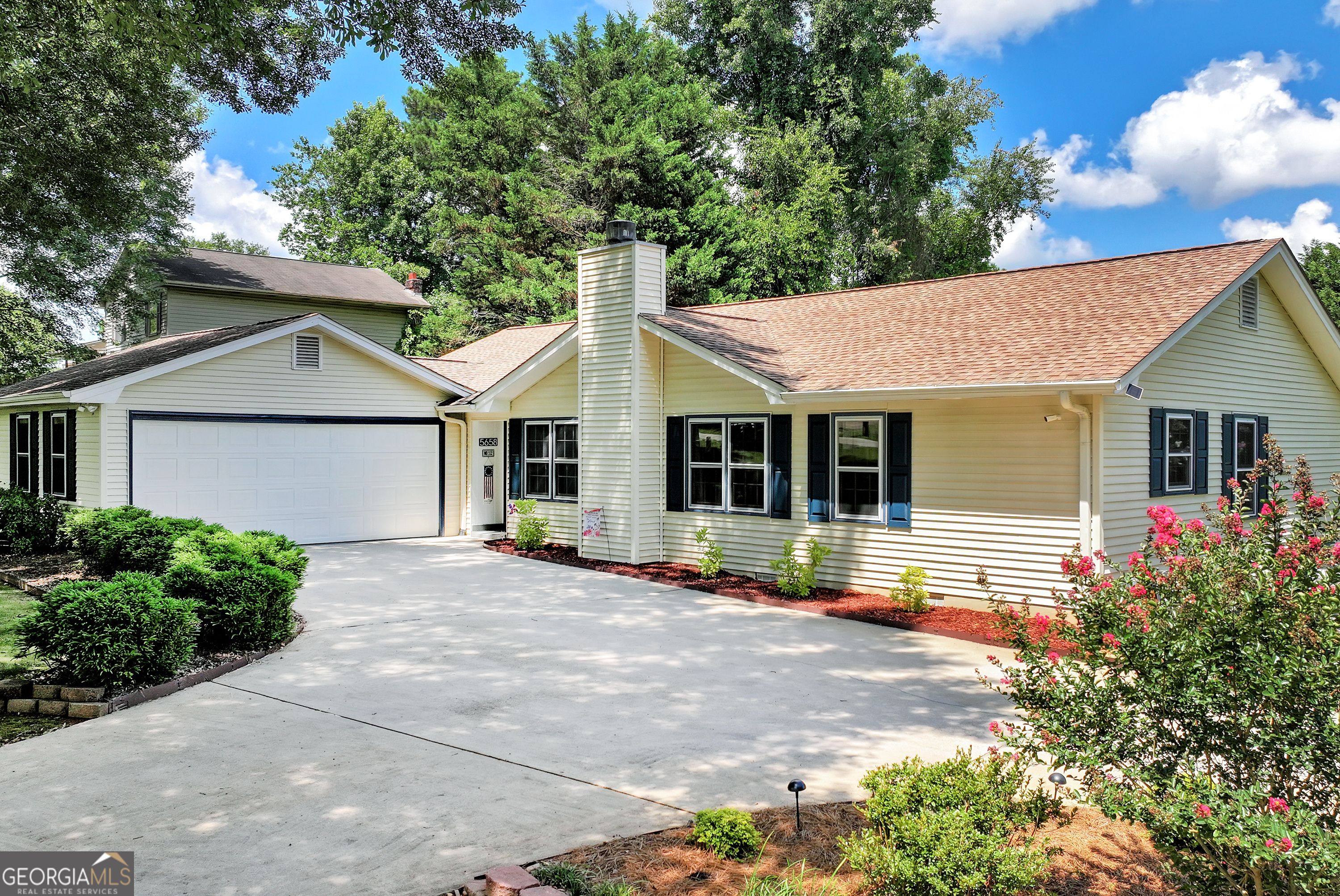 5658 Raintree Trace Property Photo 2