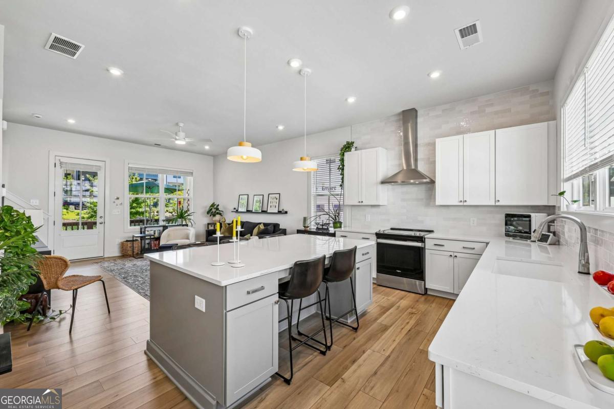 1342 Breezy Street Se Property Photo 12
