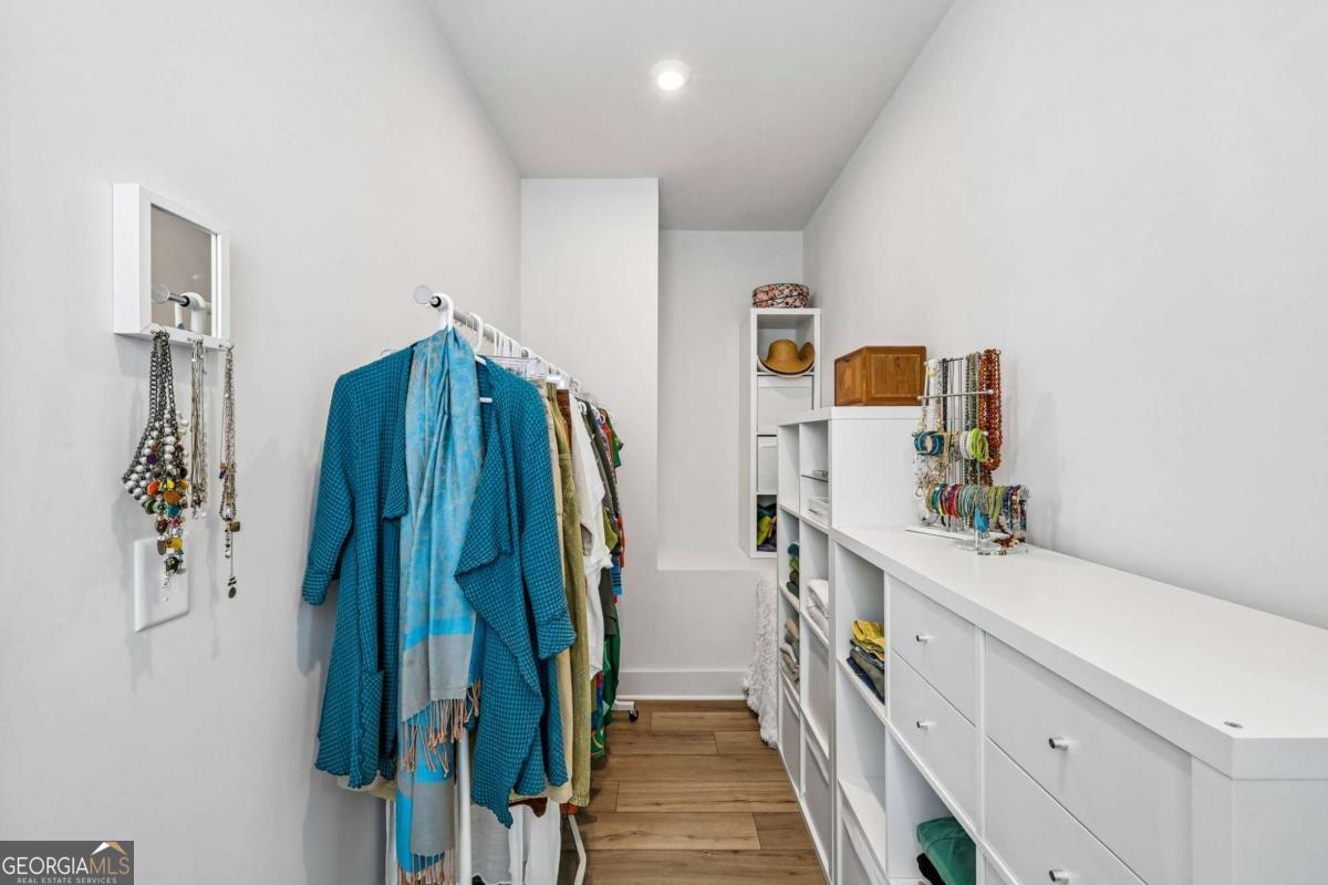 1342 Breezy Street Se Property Photo 20