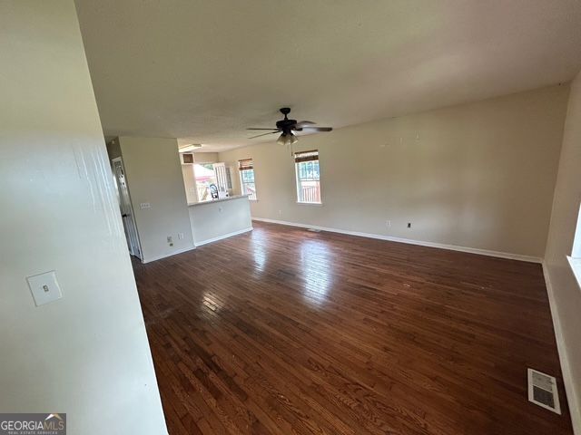 213 Hardy Avenue Sw Property Photo 3
