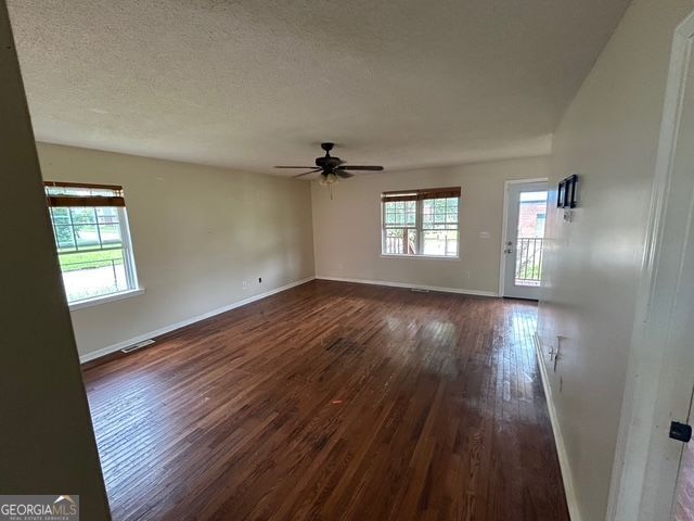 213 Hardy Avenue Sw Property Photo 4