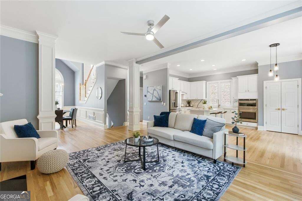 2482 Manor Walk Property Photo 1