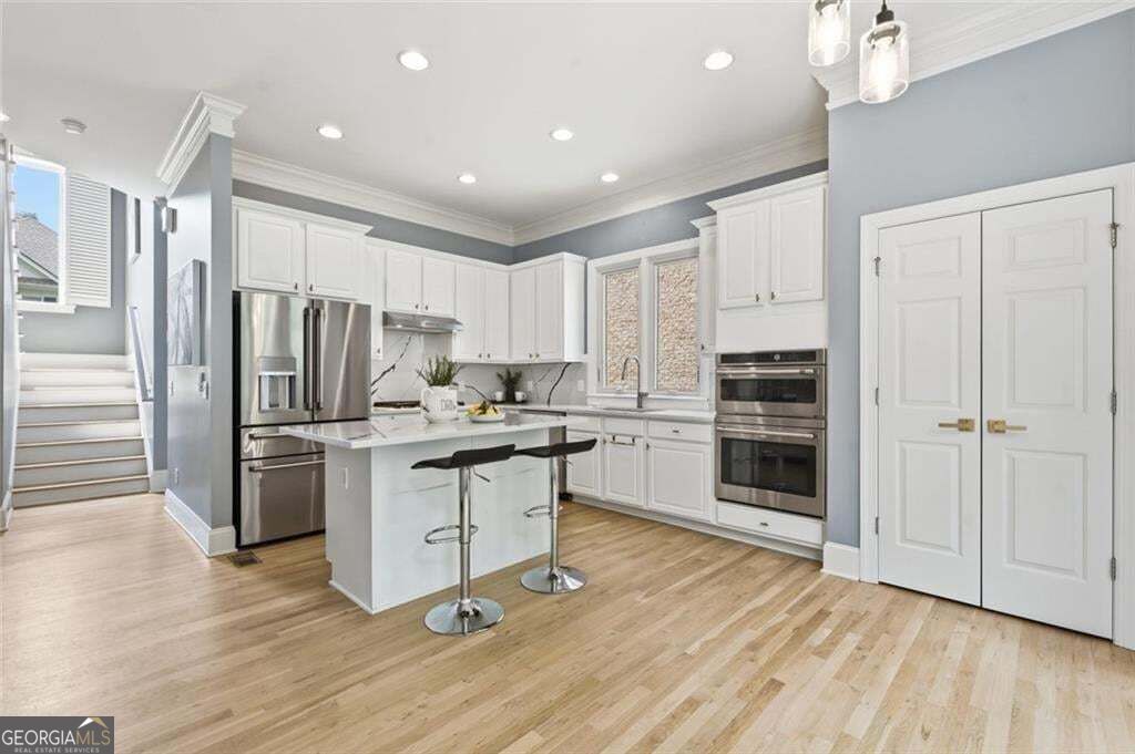 2482 Manor Walk Property Photo 10