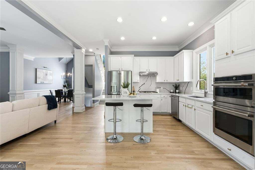 2482 Manor Walk Property Photo 13