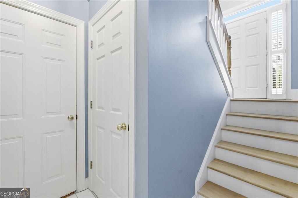 2482 Manor Walk Property Photo 24