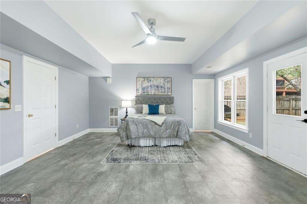2482 Manor Walk Property Photo 25