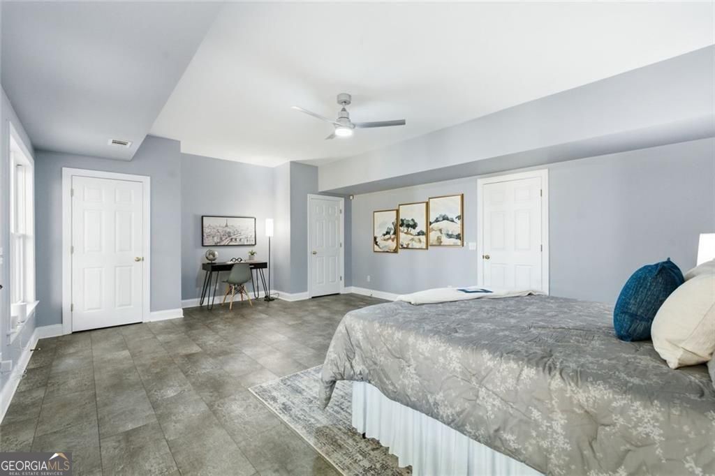 2482 Manor Walk Property Photo 27