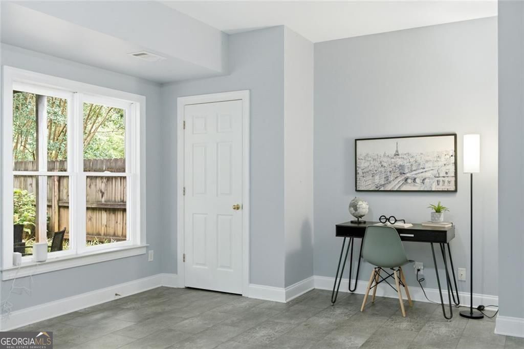 2482 Manor Walk Property Photo 28