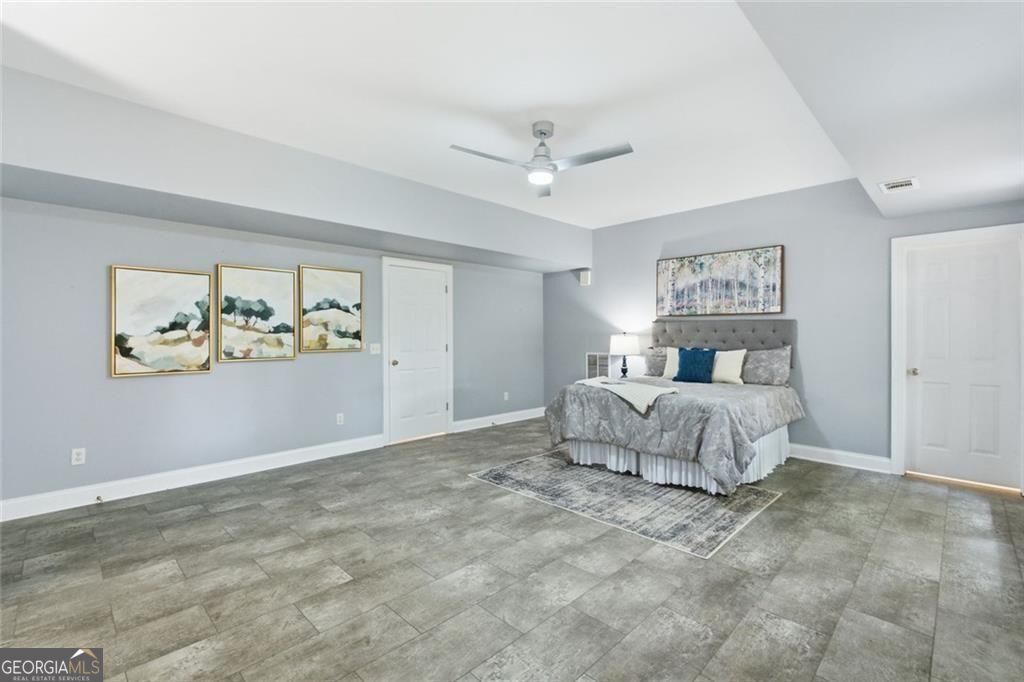 2482 Manor Walk Property Photo 29