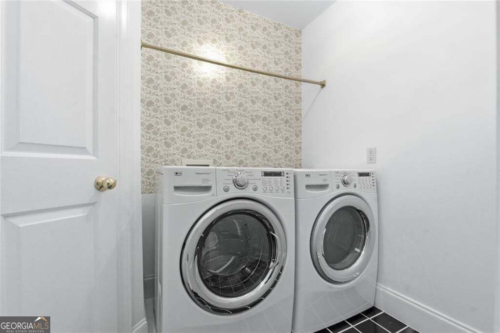 2482 Manor Walk Property Photo 34