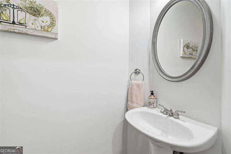 1114 Firethorne Pass Property Photo 15