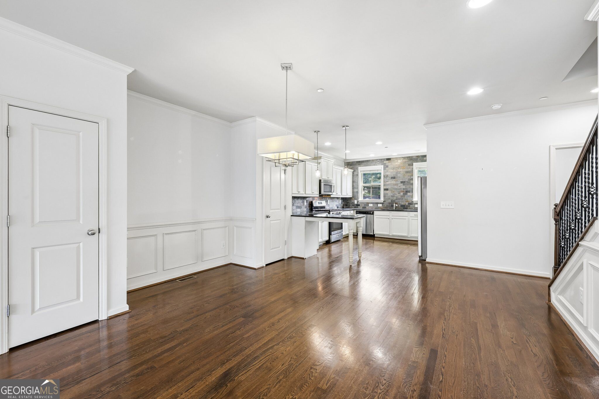 1349 Hawthorne Avenue Se Property Photo 5