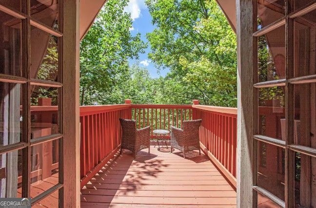 608 Moss Patch Trail Property Photo 5
