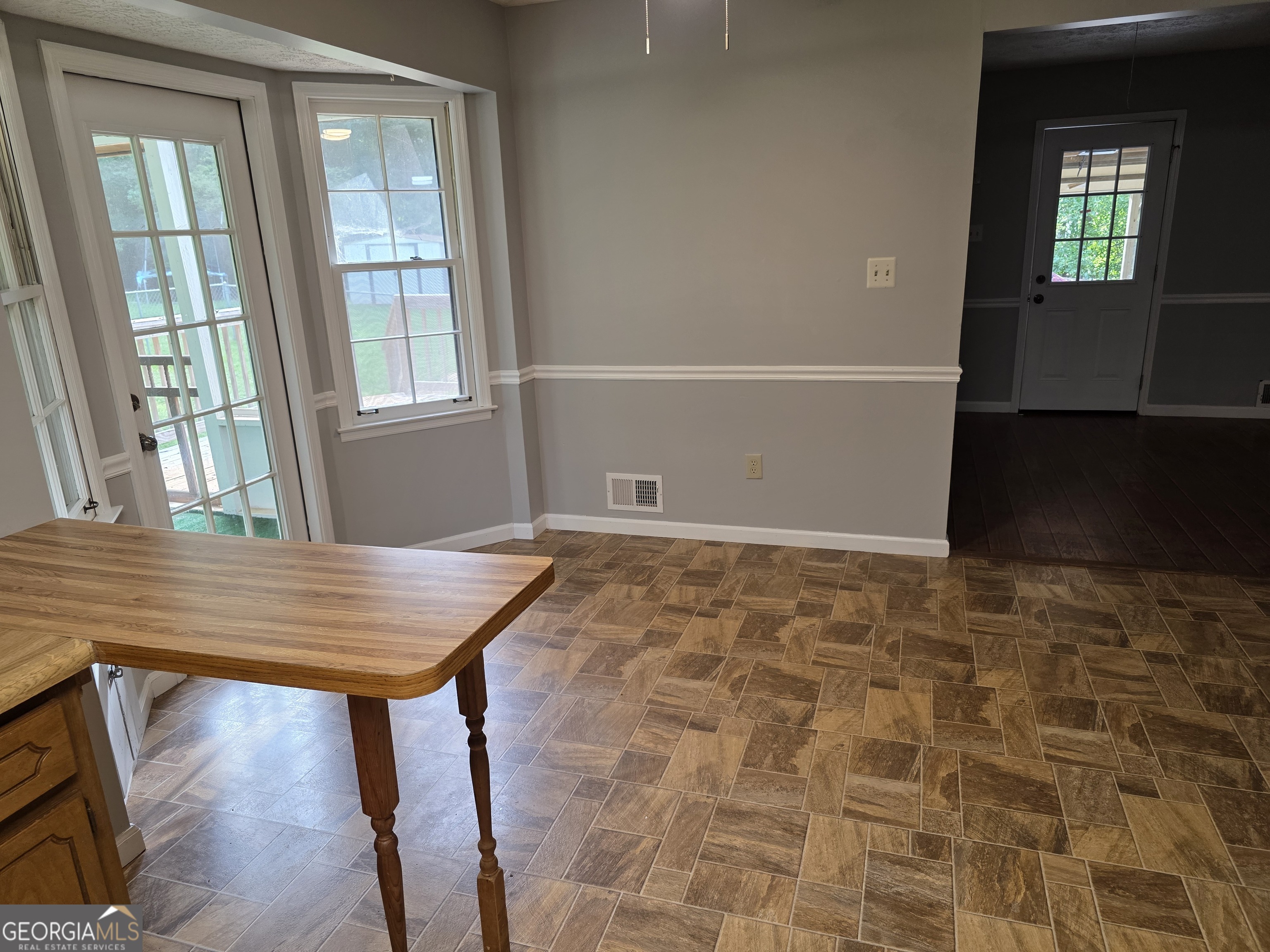 214 Candler Road Property Photo 4