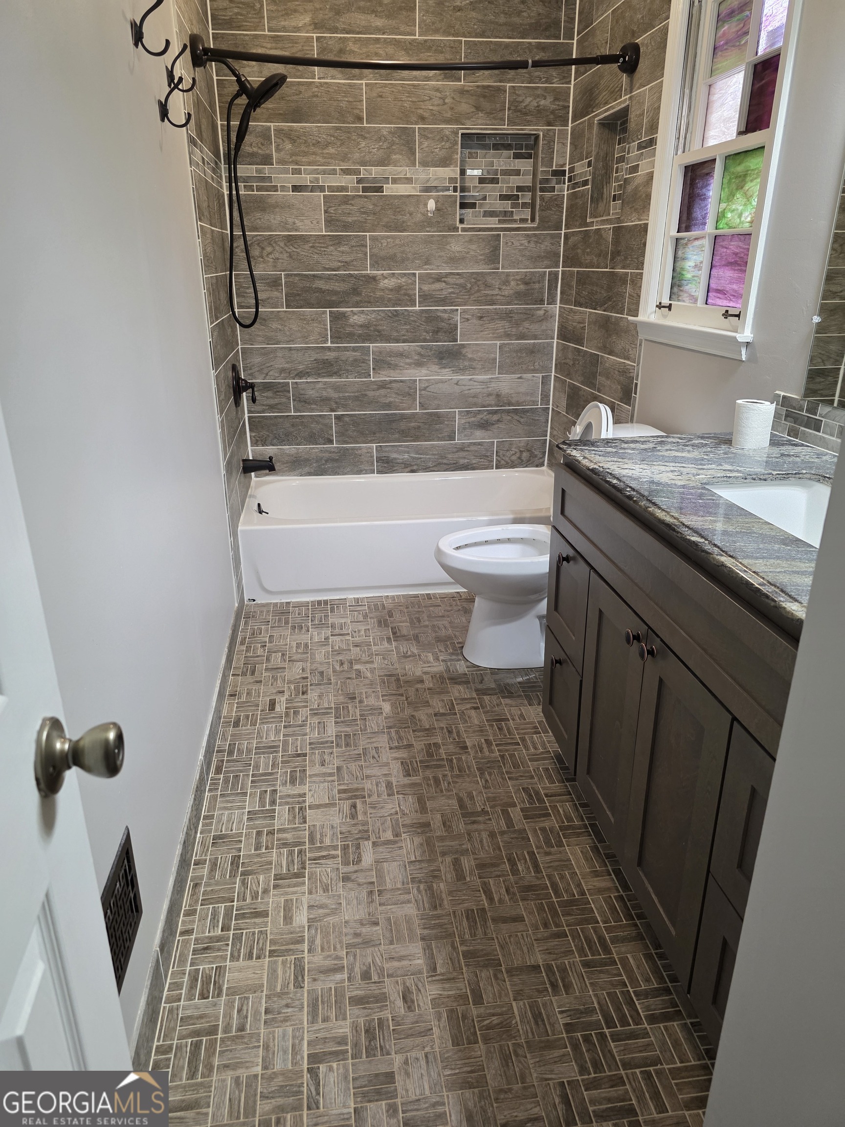 214 Candler Road Property Photo 6