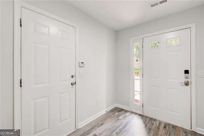 2470 Stonegate Drive Nw Property Photo 3