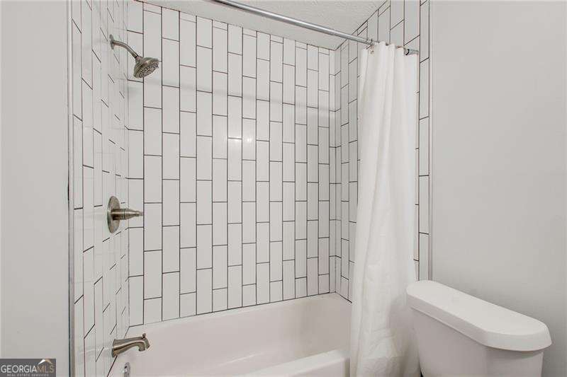 2470 Stonegate Drive Nw Property Photo 8