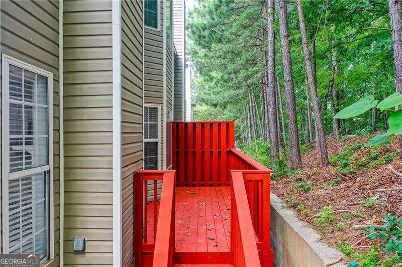 2470 Stonegate Drive Nw Property Photo 13